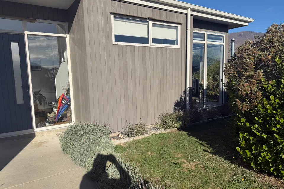 Cedar Refresh & Garage Door Repaint, Wānaka