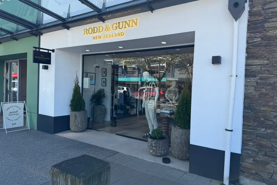 Rodd & Gunn Store Painting, Wanaka