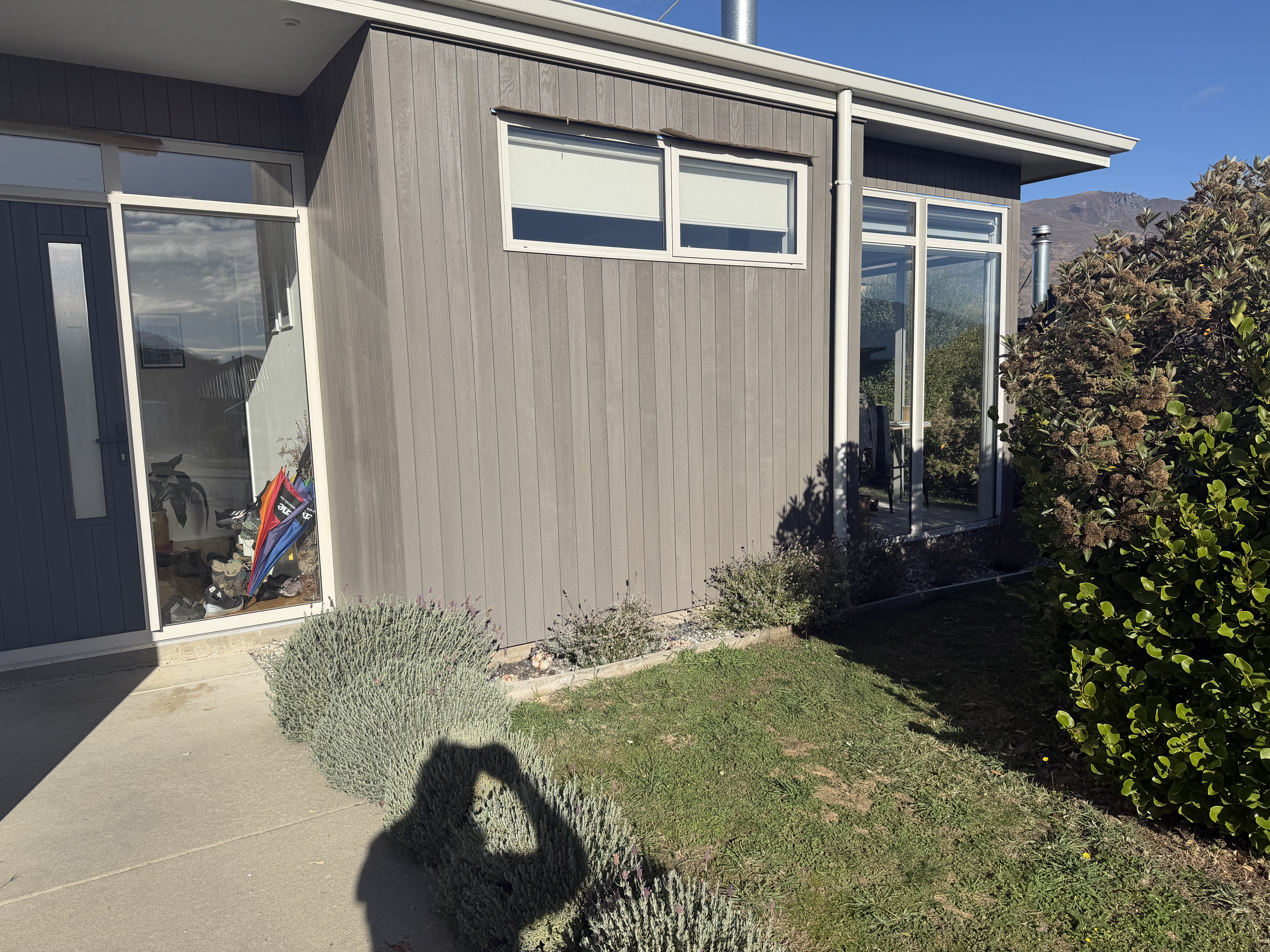 Cedar Refresh & Garage Door Repaint, Wānaka