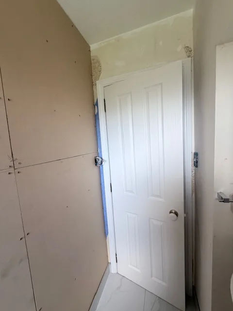 Bathroom Plastering, Gib Stopping and Wallpaper Installation in Cromwell - Before 2: Bathroom Before Wallpaper Cromwell 1