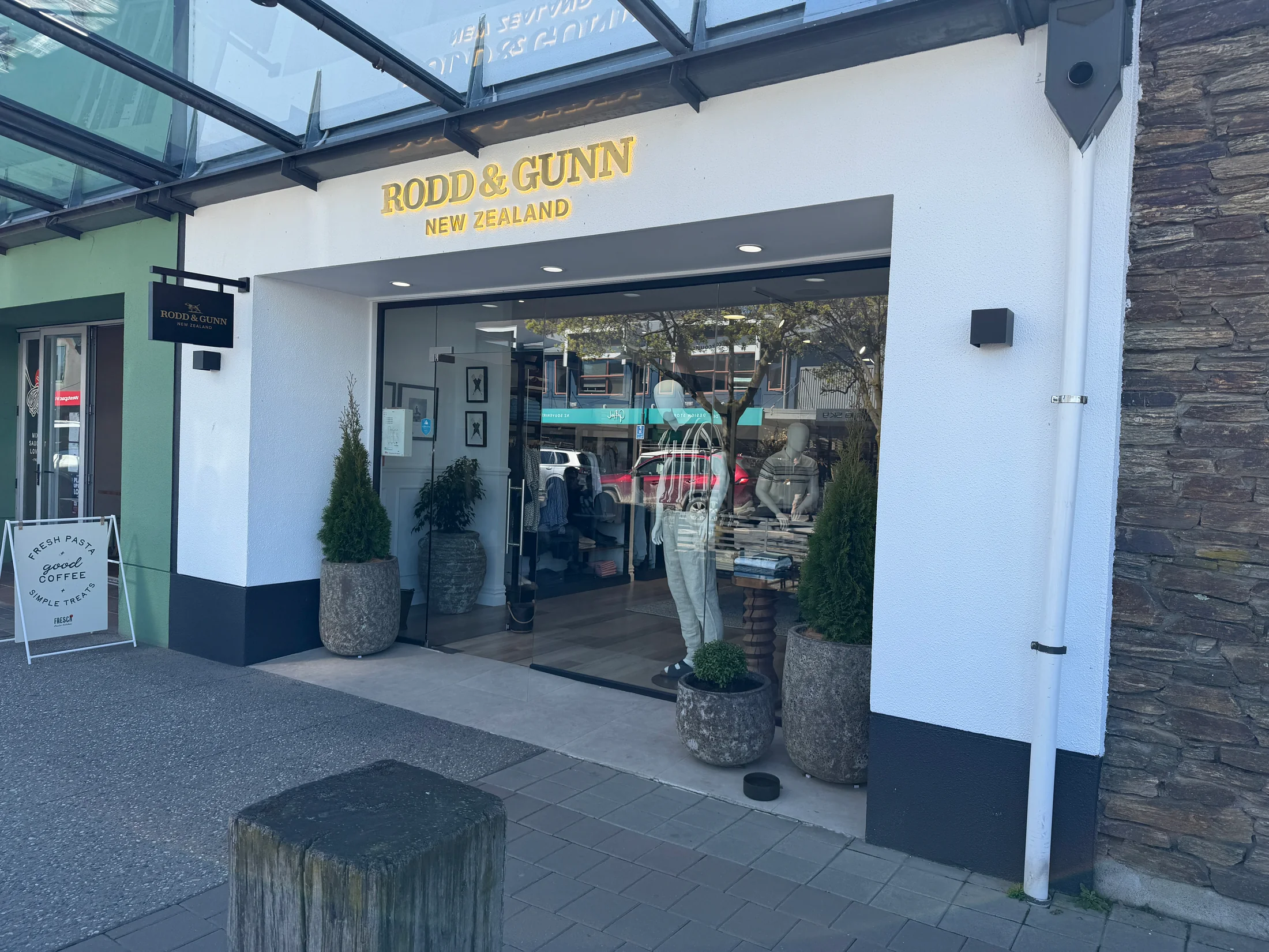 Rodd & Gunn Store Painting, Wanaka - After 6: Painted Retail Shopfront Wanaka